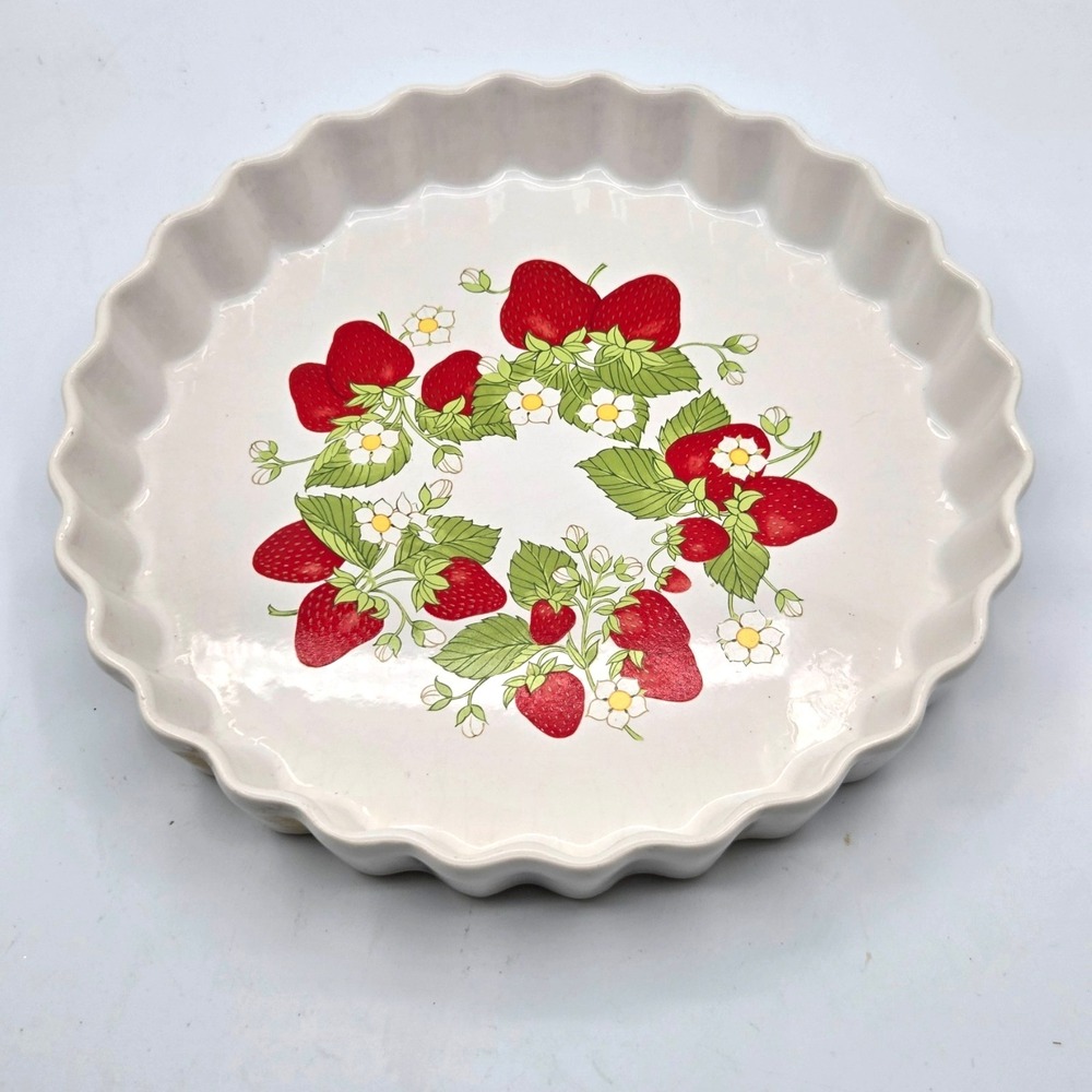 Vintage Action Japan Stoneware 10" Strawberry Quiche Tart Pie Baking Dish Plate